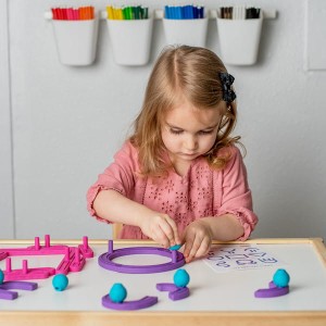 ARK's Pegables- Zestaw interaktywny  ROŻOWO/FIOLETOWY